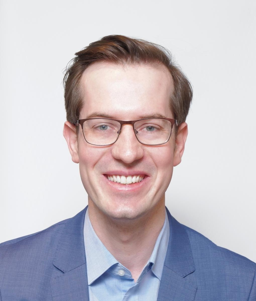 Dr Stefan Theil